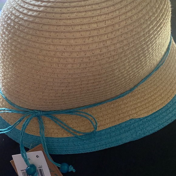 Beach hat - Picture 3 of 4